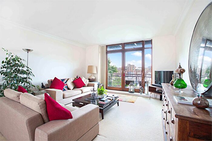 2 Bedroom Apartment To Rent In Merganser Court, Star Place, St Katharine Dock's, London, E1W