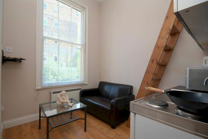 Studio To Rent In Earls Court Road, Earls Court, London, W8