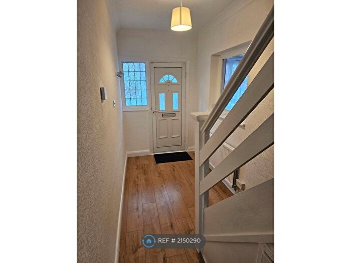 4 Bedroom End Of Terrace House To Rent In Sutherland Avenue, Welling, DA16
