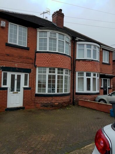 3 Bedroom Semi-Detached House To Rent In The Grove, Rawmarsh, Rotherham, S62