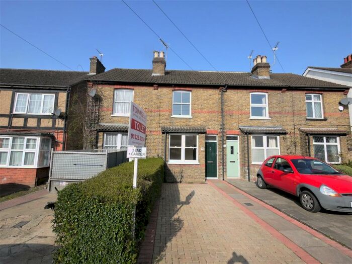 3 Bedroom Terraced House To Rent In High Street, Northwood, HA6