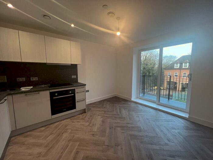 1 Bedroom Flat To Rent In Imperial House, Princes Gate, Solihull, B91