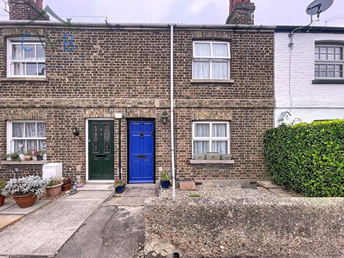 2 Bedroom Terraced House To Rent In High Street, Wouldham, ME1