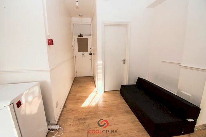 2 Bedroom Flat To Rent In Holloway Road, London, N7