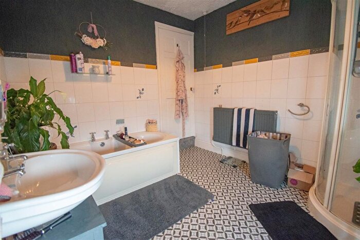 3 Bedroom Terraced House For Sale In Wall Street, Ripley, DE5