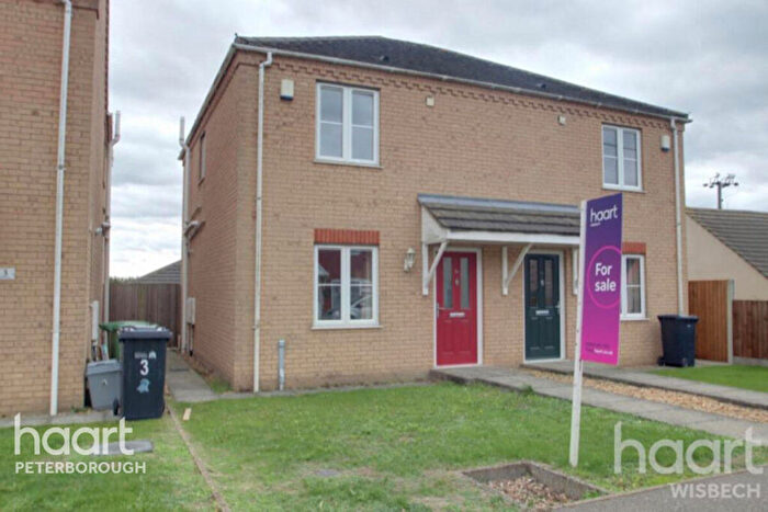 3 Bedroom Semi-Detached House To Rent In The Wroe, Wisbech, PE14