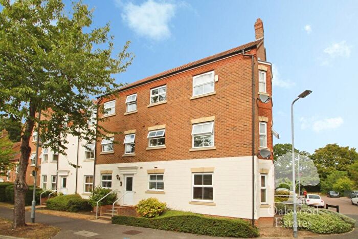 2 Bedroom Apartment To Rent In Parsons Road, Langley, SL3
