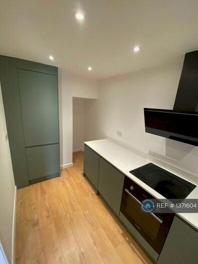 2 Bedroom Flat To Rent In Clarendon Road, Luton, LU2