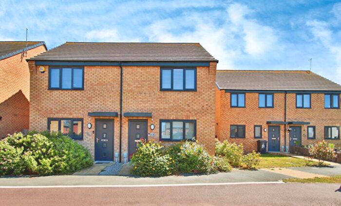 2 Bedroom Semi-Detached House For Sale In Gypsy Moth Lane, HU7
