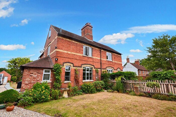 4 Bedroom Semi-detached House For Sale In Puckrup, Tewkesbury, Gloucestershire, GL20