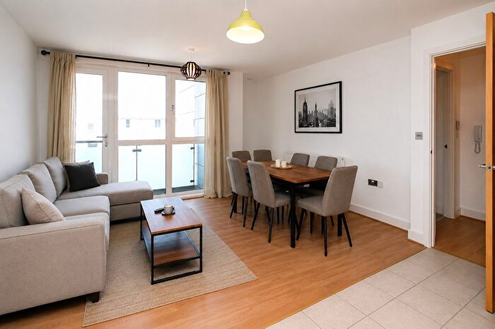 1 Bedroom Flat For Sale In Apollo Court, High Street, London, E15