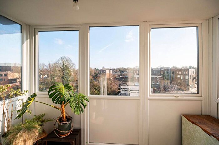 1 Bedroom Flat For Sale In Mantle Road, Brockley, London, SE4