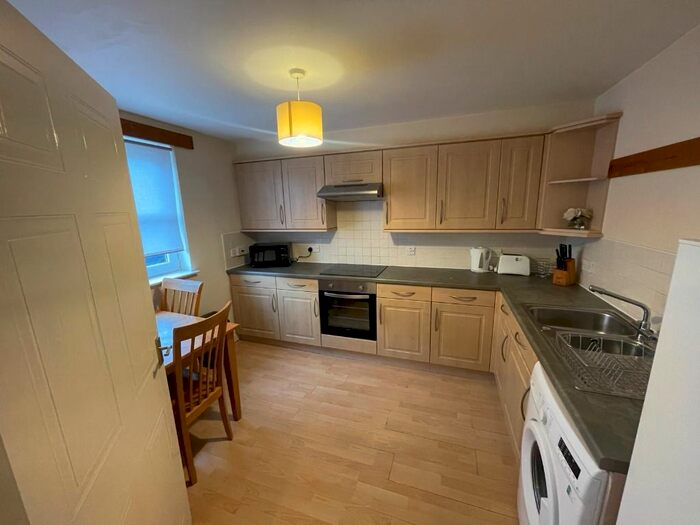 2 Bedroom Flat To Rent In Charles Street, Aberdeen, AB25
