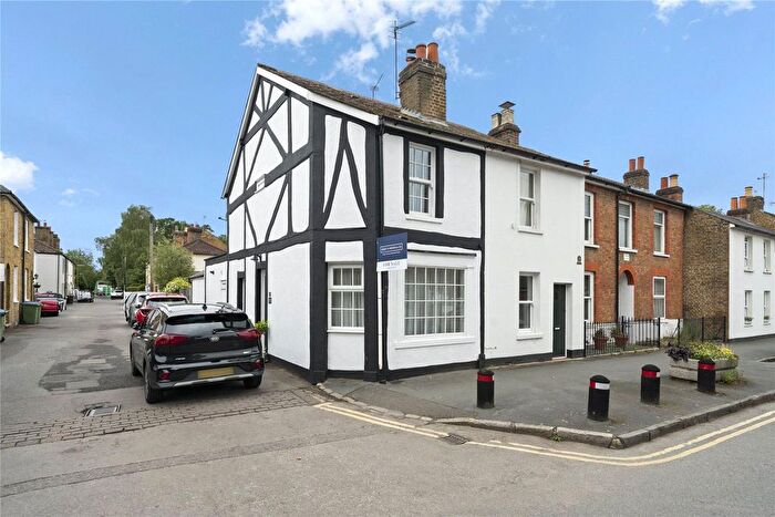 2 Bedroom Detached House To Rent In Pantile Road, Weybridge, KT13