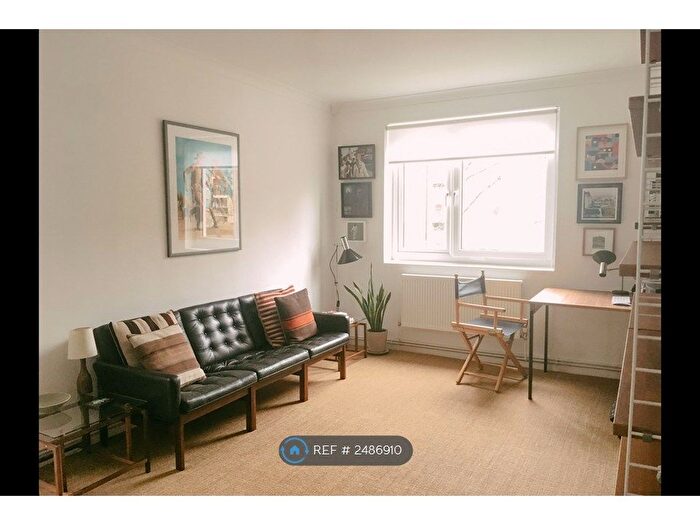 1 Bedroom Flat To Rent In Eversley House, London, E2