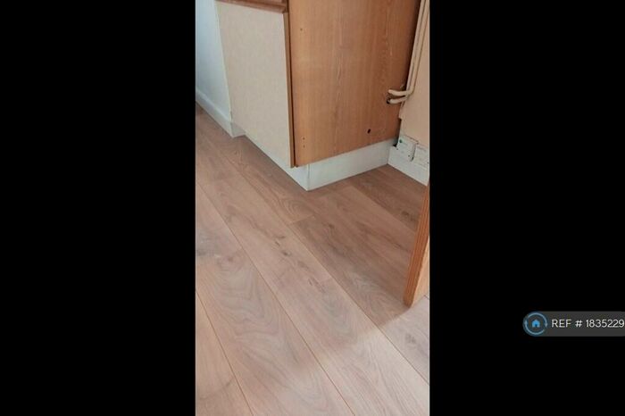 3 Bedroom Terraced House To Rent In Beeston Courts, Laindon, SS15