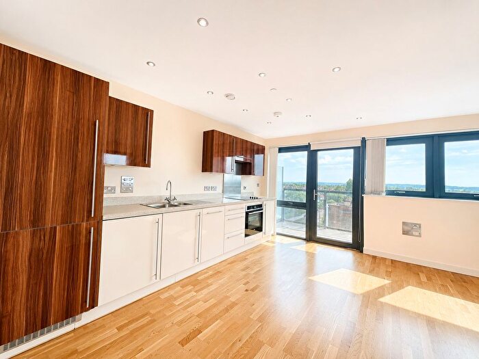 1 Bedroom Flat To Rent In A Colman Parade, Enfield, EN1