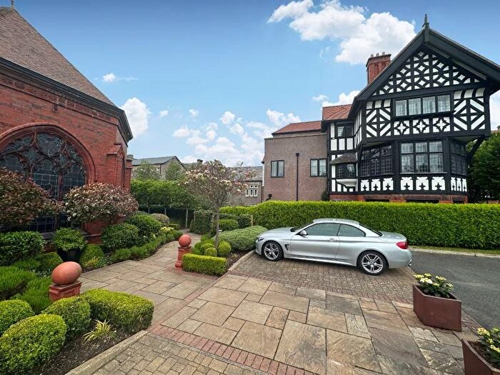 2 Bedroom Flat To Rent In Mostyn House, Grenfell Park, Parkgate, Cheshire, CH64