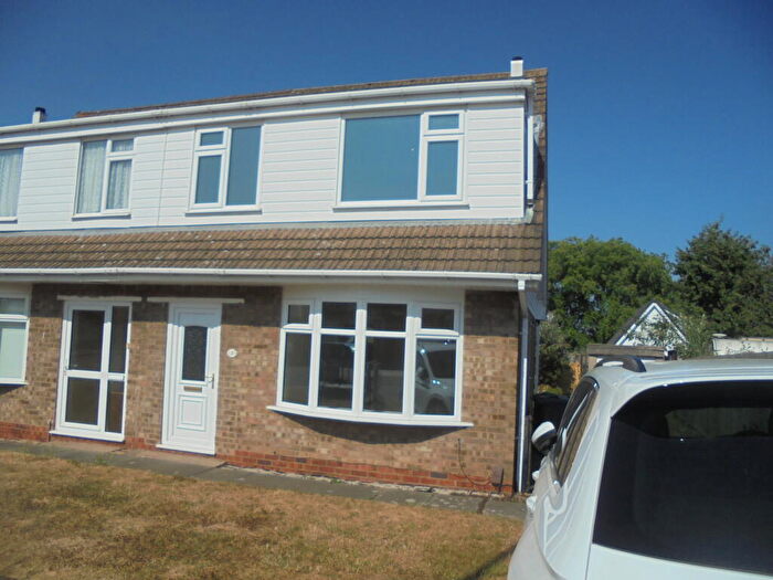 3 Bedroom Semi-Detached House To Rent In Norwich Close, LE12