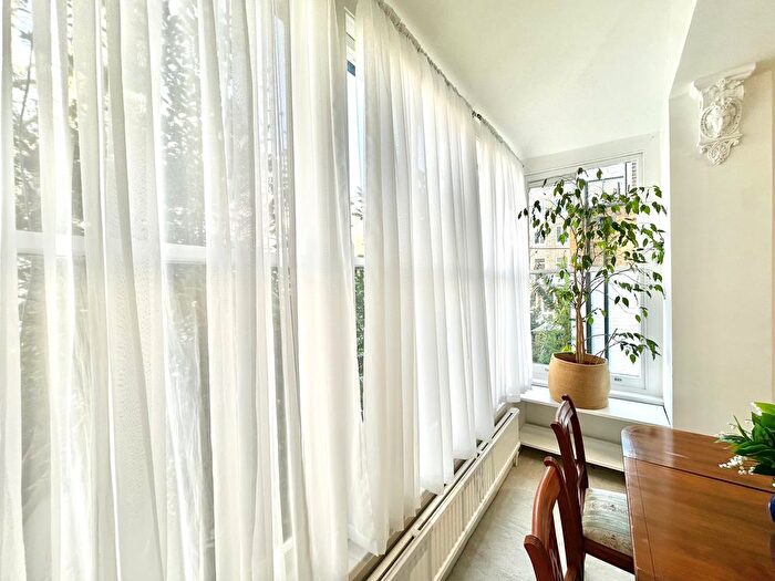 1 Bedroom Flat To Rent In Nevern Square, London, SW5