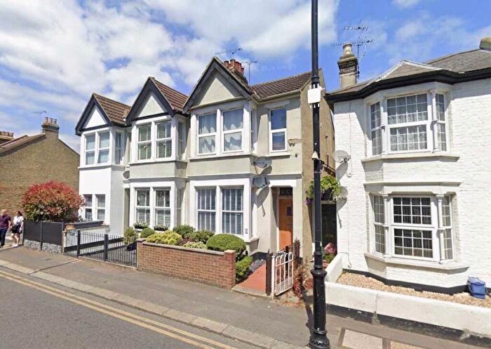 2 Bedroom Apartment To Rent In Rectory Grove, Leigh On Sea, SS9