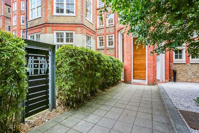 2 Bedroom Flat To Rent In Clark Street, Stepney, E1