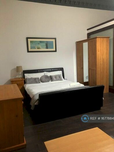 Studio To Rent In Paisley Road West, Glasgow, G51