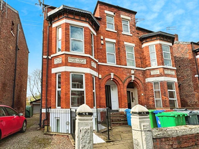 2 Bedroom Flat For Sale In Central Road, West Didsbury, Manchester, M20