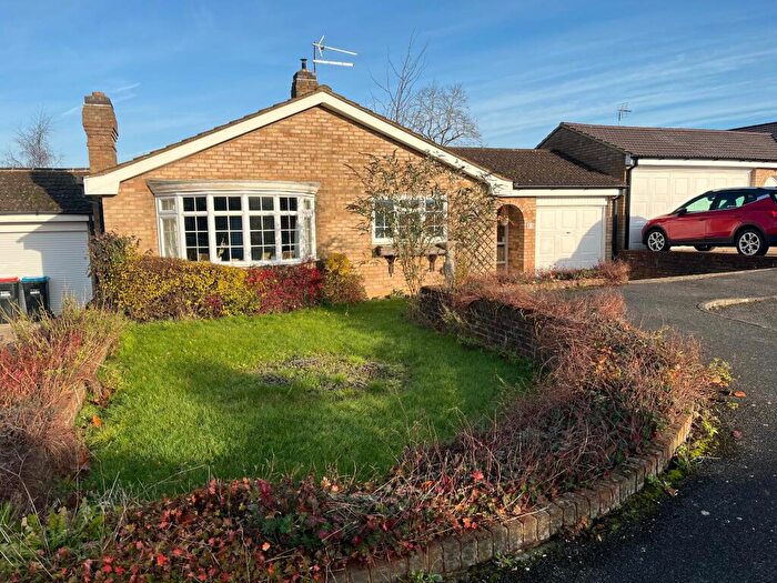 3 Bedroom Bungalow For Sale In Kilpin Green, North Crawley, Newport Pagnell, MK16