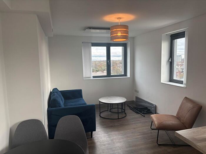 2 Bedroom Apartment To Rent In Dean House, L22