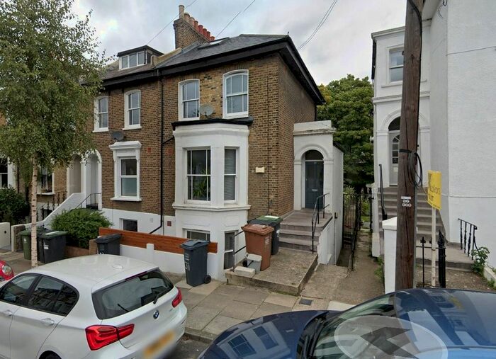 2 Bedroom Flat To Rent In Cranfield Road, London, SE4