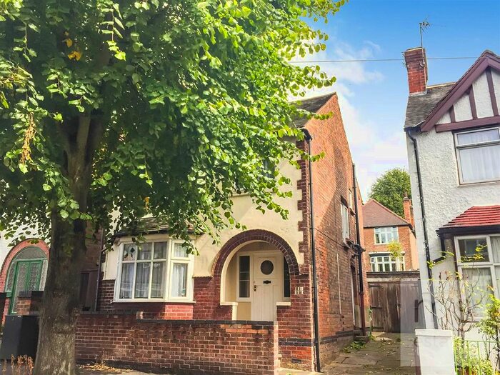 5 Bedroom Semi-Detached House To Rent In Harrington Drive, Nottingham, NG7