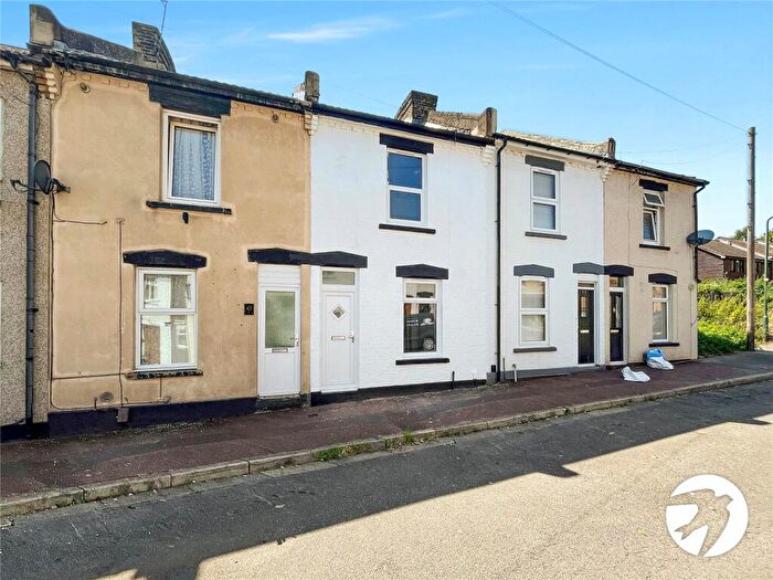 2 Bedroom Terraced House To Rent In Dongola Road, Rochester, Kent, ME2