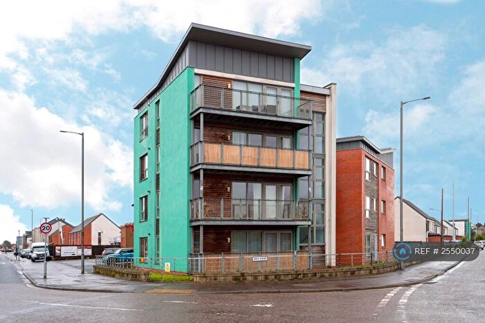 2 Bedroom Flat To Rent In Raploch Road, Stirling, FK8