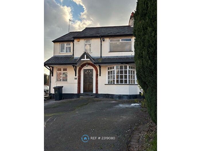 4 Bedroom Semi-Detached House To Rent In Bower Lane, Brierley Hill, DY5