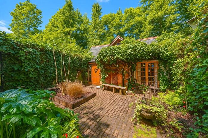 2 Bedroom Detached House To Rent In Muswell Hill Road, London, N10