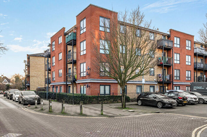 2 Bedroom Flat For Sale In Hirst Crescent, East Lane, Wembley, HA9