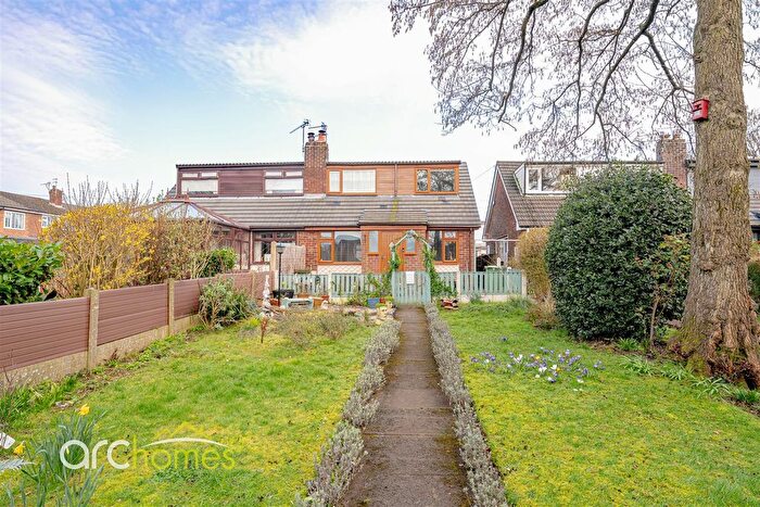 3 Bedroom Semi Detached House For Sale In Gadbury Avenue, Atherton, Manchester, M46