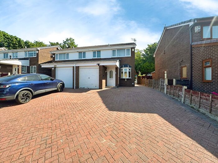 3 Bedroom Property For Sale In Meadowcroft, Radcliffe, M26