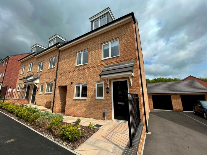 3 Bedroom Detached House To Rent In Harviston Avenue, Gedling, NG4