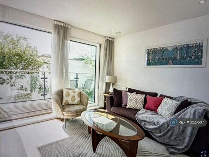 2 Bedroom Flat To Rent In Wharf Street, London, SE8