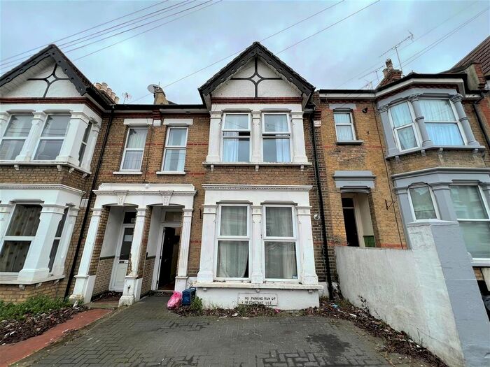 Studio To Rent In Heygate Avenue, Southend-On-Sea, SS1
