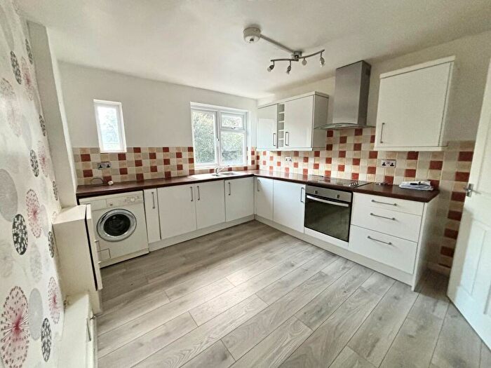 2 Bedroom Bungalow To Rent In Boscombe Spa Road, Bournemouth, BH5