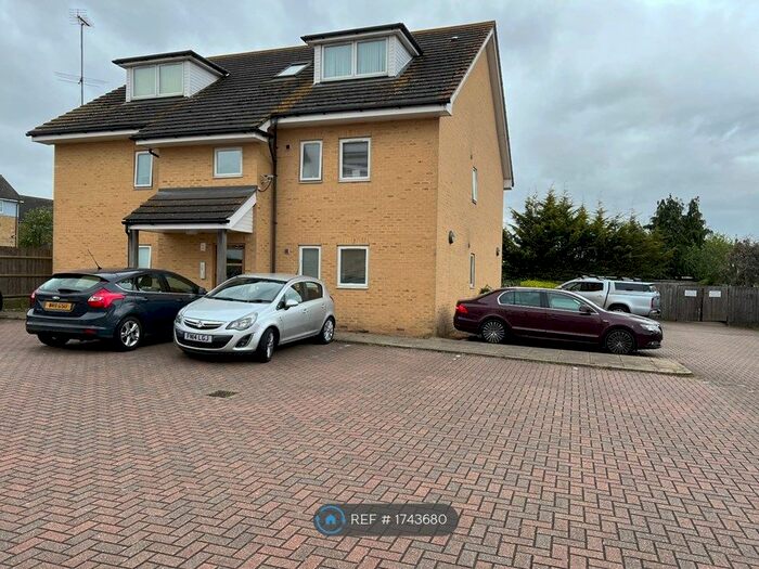 2 Bedroom Flat To Rent In Linden Court, Benfleet, SS7