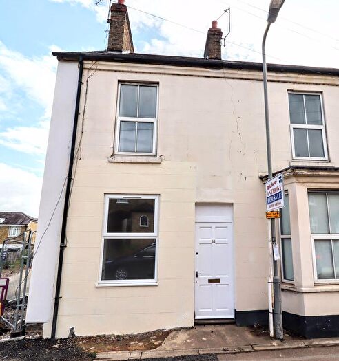 2 Bedroom Cottage For Sale In Simpson Road, Bletchley, Milton Keynes, MK2