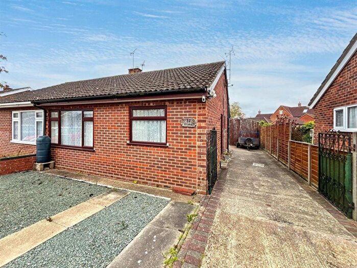 2 Bedroom Semi-Detached Bungalow For Sale In Swan Close, Aylsham, Norwich, NR11