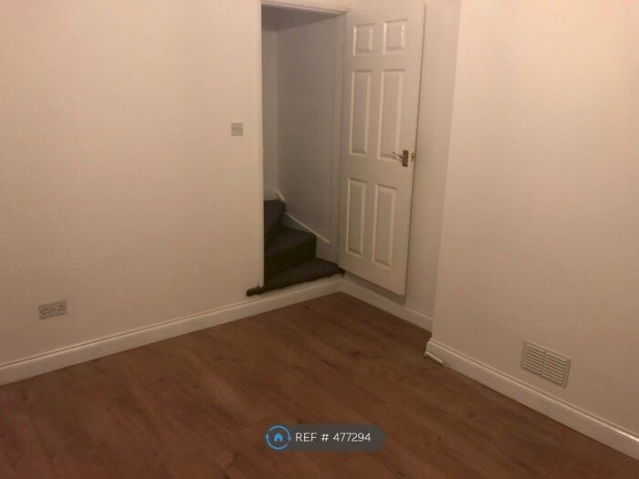 3 Bedroom End Of Terrace House To Rent In Mount Avenue, Leicester, LE5