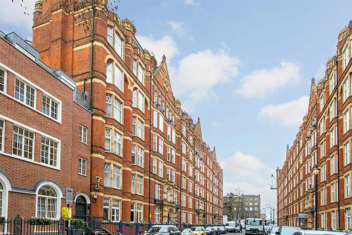 2 Bedroom Flat To Rent In Bickenhall Street, Marylebone, W1U