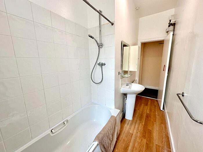 1 Bedroom Flat To Rent In Garrioch Road, North Kelvinside, Glasgow, G20