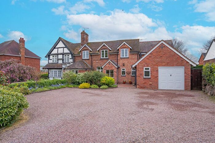 4 Bedroom Semi Detached House For Sale In Guarlford Road, Malvern, WR14